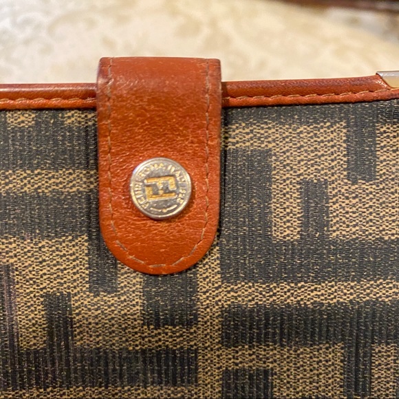 Vintage Fendi Billfold Wallet - Picture 5 of 8
